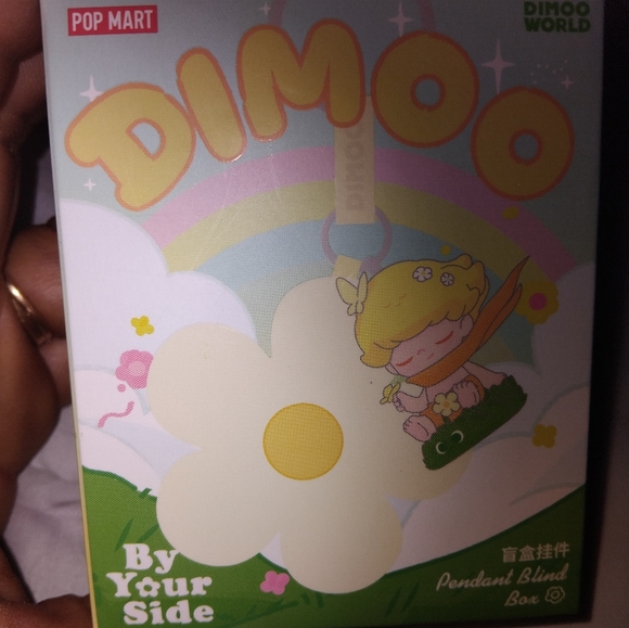 Dimoo - Picture 2 of 5